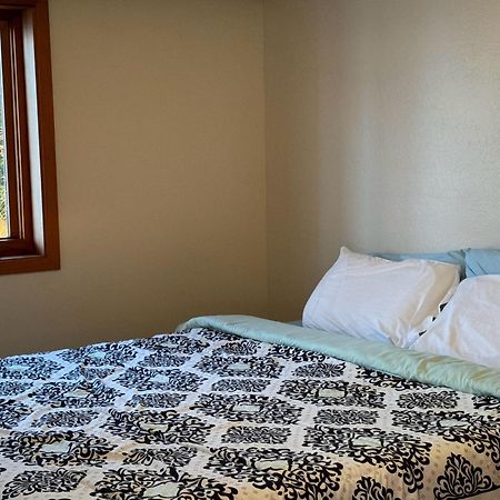 Amazing Oceanview 2 Bedroom Oceanfront! By Oceanviewhottubs Shelter Cove, Ca Tesla Ev Station Bagian luar foto