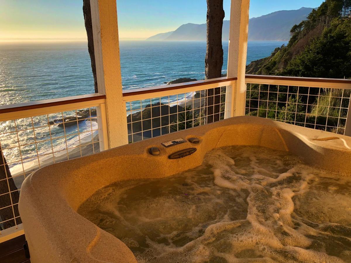 Amazing Oceanview 2 Bedroom Oceanfront! By Oceanviewhottubs Shelter Cove, Ca Tesla Ev Station Bagian luar foto