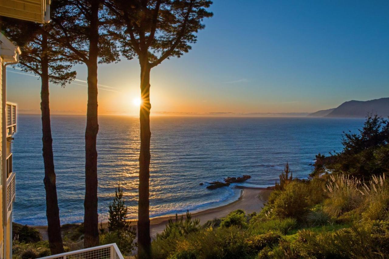Amazing Oceanview 2 Bedroom Oceanfront! By Oceanviewhottubs Shelter Cove, Ca Tesla Ev Station Bagian luar foto