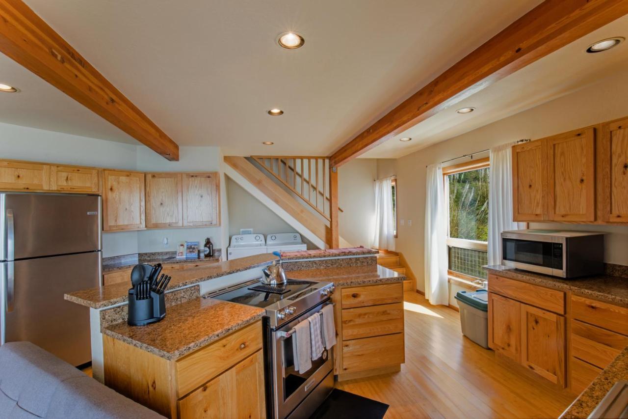 Amazing Oceanview 2 Bedroom Oceanfront! By Oceanviewhottubs Shelter Cove, Ca Tesla Ev Station Bagian luar foto