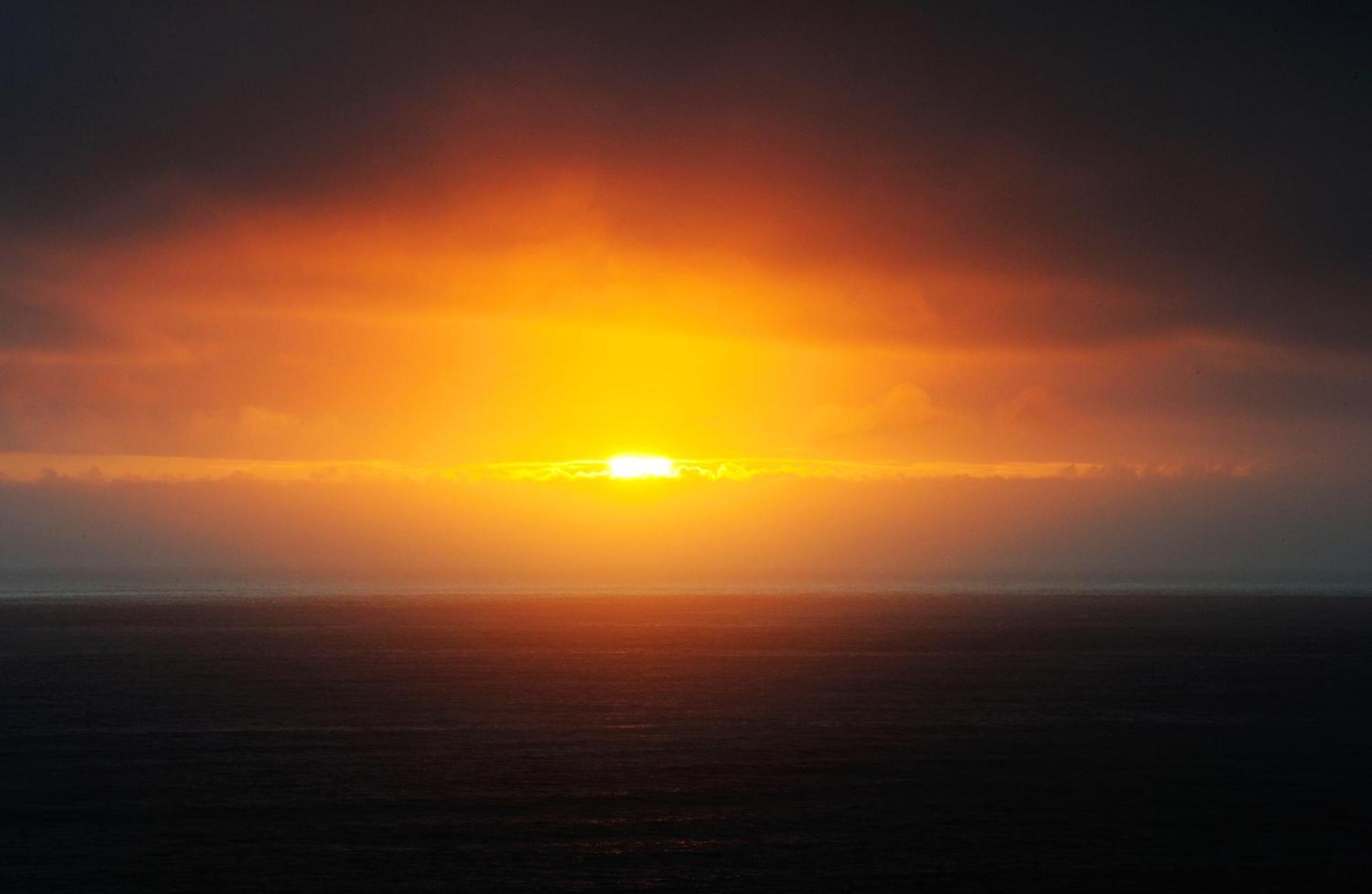 Amazing Oceanview 2 Bedroom Oceanfront! By Oceanviewhottubs Shelter Cove, Ca Tesla Ev Station Bagian luar foto